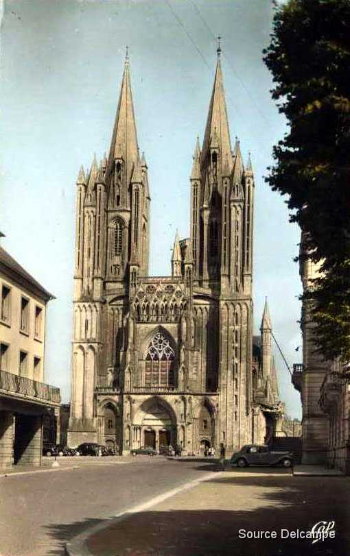 50 Coutances La Cathedrale.jpg